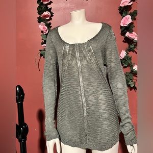 Beautiful Pink Rose  green top. Size L. Stretch.